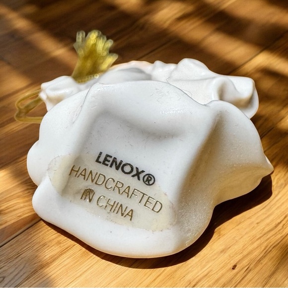 Lenox Porcelain Heavenly Angel Ornament with Box 🎁 - Picture 11 of 11